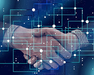 Alle Vorteile von Stanzen und Laserbearbeitung vereint